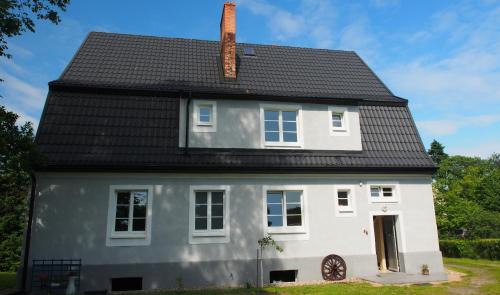 Wielen House | Cozy Dom w Wieleniu: 4-Star Stay with Family-Friendly Perks