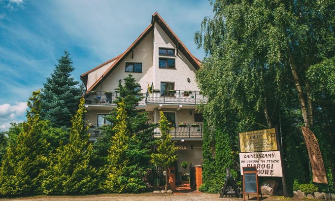 Bialogora Bed & Breakfast | HEEP Retreat: Family-Friendly with Ocean Views & Pet Welcomes