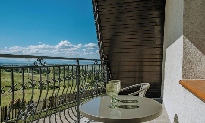 Banska Wyzna Bed & Breakfast | Relax at Dom Wypoczynkowy U Staszla with Spa & Hot Tub