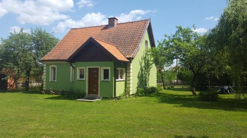 Kruklanki House | Cozy Fireplace Retreat for 12 with Hot Tub & Breakfast