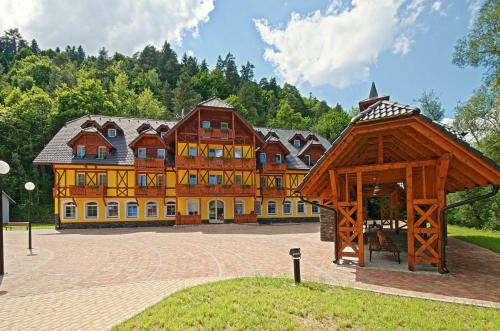 Cerveny Klastor Hotel | Relax at Dom zdravia - KÚPELE PIENINY with Pool & Spa