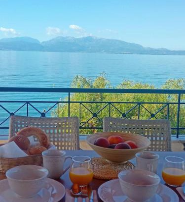Menidion Apartment | Oceanfront Doma Menidi Rooftop Apartment with Breakfast