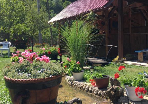 Republika Srpska House | Explore Comfort at Domacinstvo Ubovic - Rated 9/10!