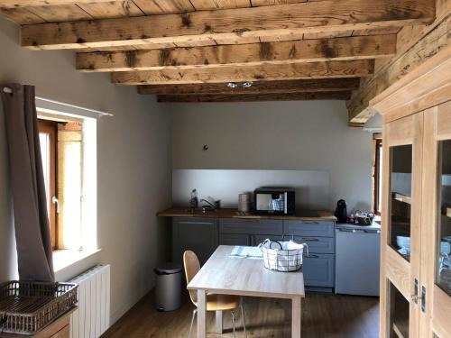 Saint-Etienne-des-Oullieres Apartment | Pet and Child Friendly Getaway at Domaine des Dutreve