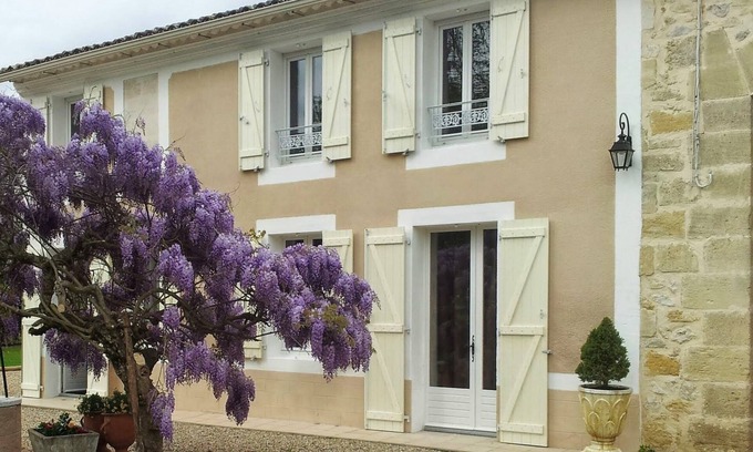 Saint-Magne-de-Castillon House | Serene Domaine du Lacarès: Pool, Spa & Family-Friendly Stay