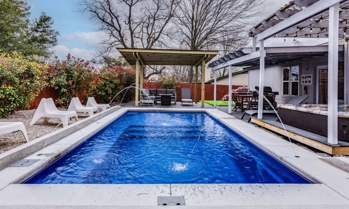 McNeil House | Family Retreat with Heated Pool & Hot Tub – Top Rated 9.6/10