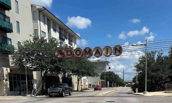 McNeil House | Domain 2 Bedroom Apartment - Pet Friendly & Self Check-In