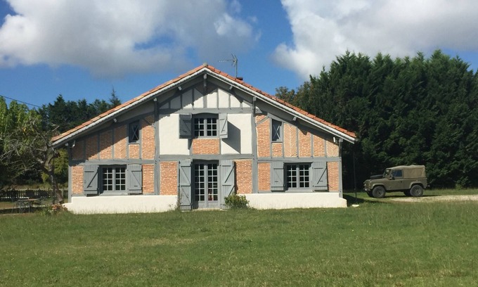 Angresse House | Relax at Domaine Au Bon: Poolside Retreat Near Hossegor