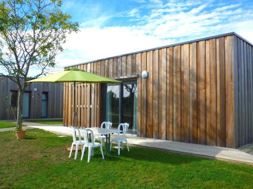 Mondonville Resort | Cozy Domaine d'Ariane: Family-Friendly Stay with Kitchen