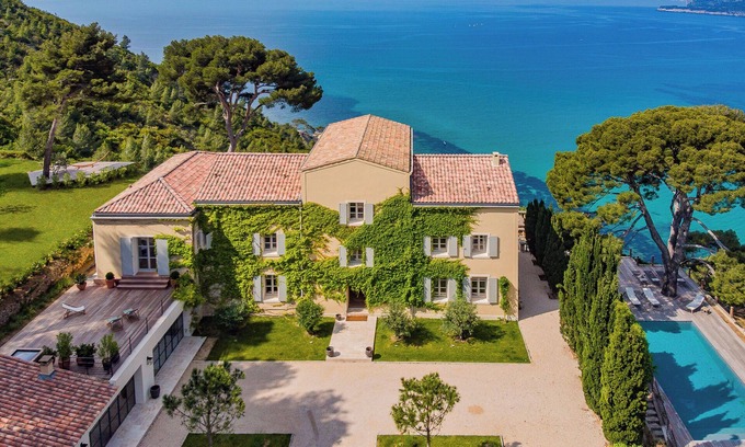 Cassis Villa | Discover Domaine de Canaille: Oceanfront Oasis in Cassis
