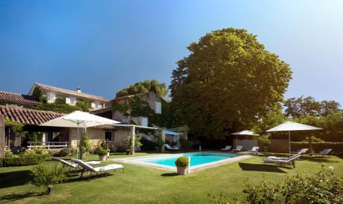 Robion Bed & Breakfast | Exceptional Stay at Domaine de Canfier with Ocean Views