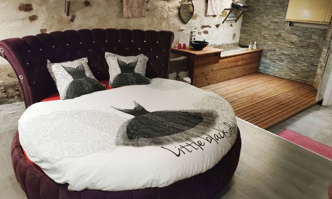 La Celle Bed & Breakfast | Experience Domaine de Cyrcé: Pool, Spa & Family-Friendly Fun