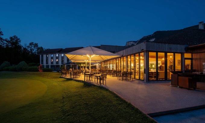 Saint-Quentin-sur-Isere Hotel | Welcome to Domaine de Charmeil: Eco-Friendly Getaway