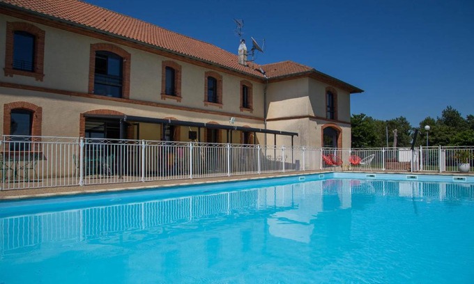 Mazeres Hotel | Experience Domaine de Garabaud: Oceanfront Retreat Awaits