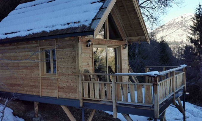 Le Lauzet-Ubaye Cabin | Discover Domaine de l'Esperluette - Family-Friendly Retreat