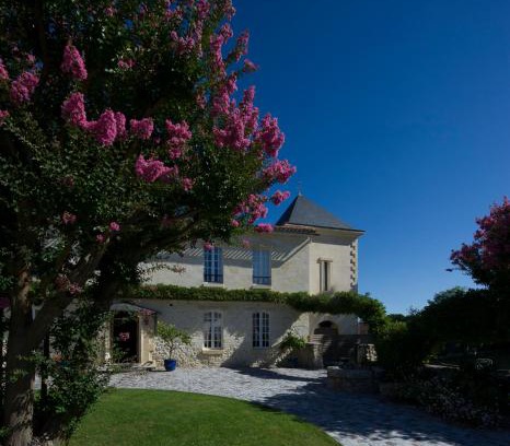 Saint-Medard-d'Eyrans Hotel | Relaxing Oceanfront Escape at Domaine de Larchey