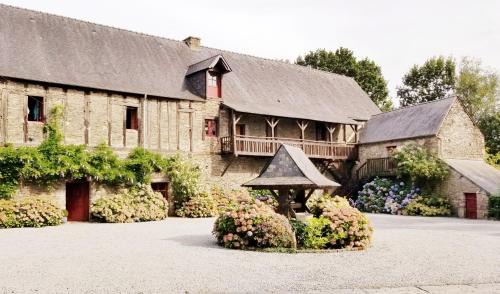 Ploermel House | Elegant Chambre d'hôtes de La Gaudinais - Guest Rated 9.5