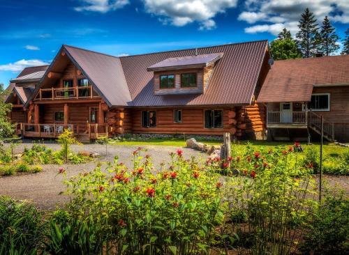 La Patrie Bed & Breakfast | Enjoy Family-Friendly Stays at Domaine de La Giroux-ette