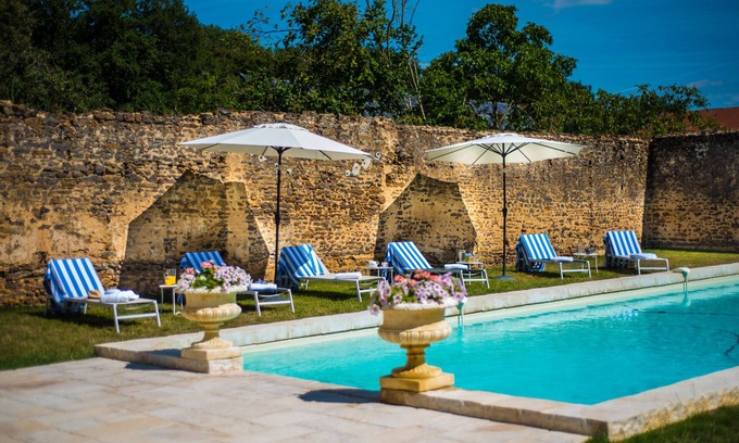 Trange Hotel | Relax at Domaine de La Groirie - Le Mans: Pool & Spa Retreat