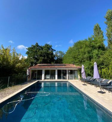 Madaillan House | Oceanfront Retreat at Domaine de La Michelle - Rated 9.3/10