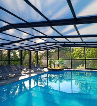 Moulins-les-Metz Hotel | Elegant Domaine de la Résidence: Hotel, Spa & Ocean View