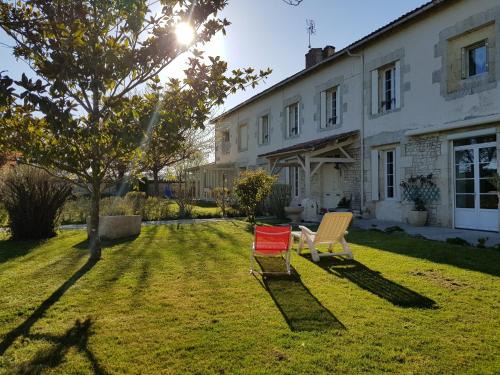 Saint-Jean-d'Angely Bed & Breakfast | Discover Domaine de Pelouaille - Cozy B&B for All Guests