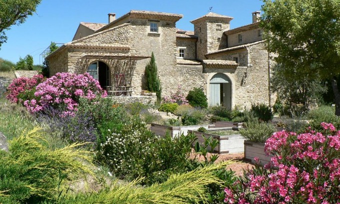 Venterol Bed & Breakfast | Oceanfront Serenity at Domaine de Provensol - Rated 9.1/10