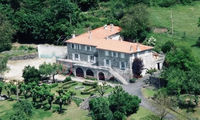 Coubon Bed & Breakfast | Family-Friendly Stay at Domaine de Souchiol Awaits You