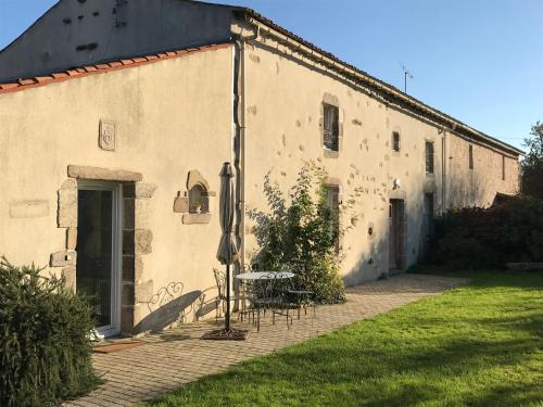 Rives de l'Yon House | Relax at Domaine des Z'Ailés: Spa, Restaurant & Hot Tub