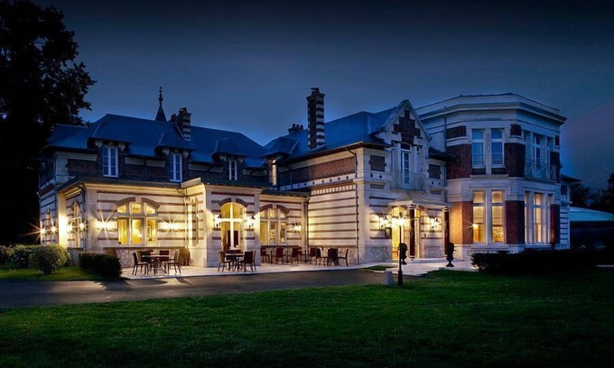 Briare Hotel | Relax at Domaine des Roches Hotel & Spa with Pool & Dining