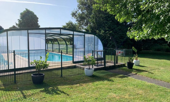 Merlevenez House | Serene Stay at Domaine des Trois Rivières with Ocean Views