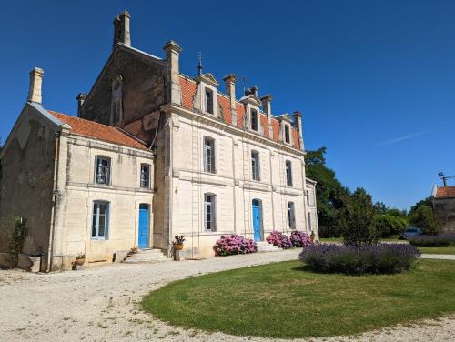 Chadurie Bed & Breakfast | Discover Domaine du Faure: Oceanfront Bliss Awaits