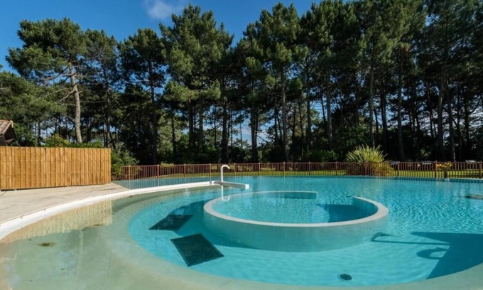 Lacanau-Ocean House | Family-Friendly Domaine du Golf with Heated Pool Retreat