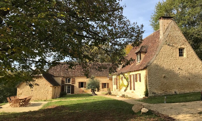 Paunat Villa | Idyllic Domaine du Tilleul: Poolside Retreat near Sarlat