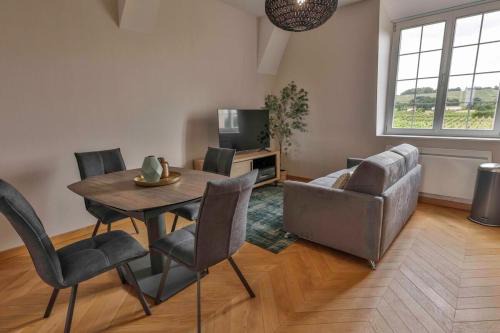 Robins Bay Apartment | Discover Domaine Grand Piquecaillou: Family-Friendly Escape
