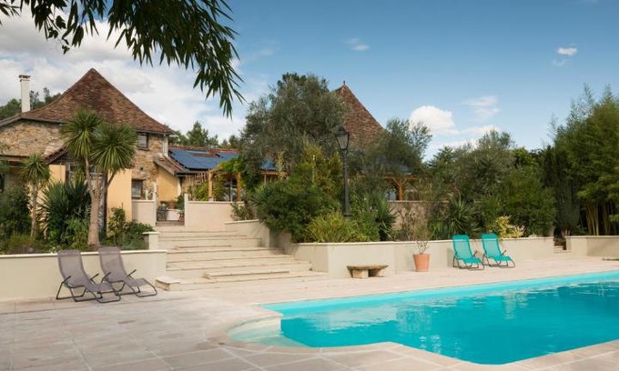 Ozenx-Montestrucq House | Tranquil Domaine Hourcabis - Family-Friendly Getaway