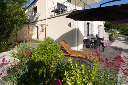 Saint-Julien-de-Lampon Apartment | Discover Domaine l'Ancien Vignoble with Oceanfront Bliss