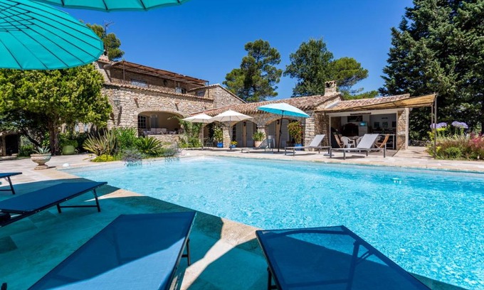 Taradeau Bed & Breakfast | Elegant Domaine L'Helion with Ocean View & Pool Access