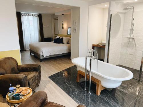 Salies-de-Bearn House | Experience Domaine Labouroume: Rated 9.7/10 & Pet Friendly