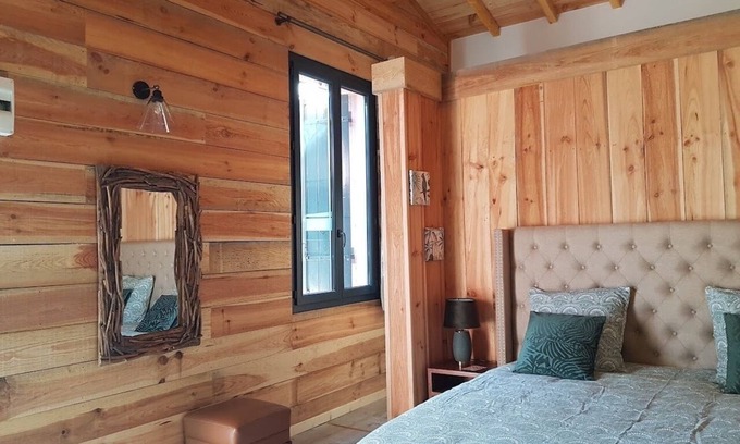 Coutras Bed & Breakfast | Discover Domaine le lac bleu: Family-Friendly & Relaxing Oasis