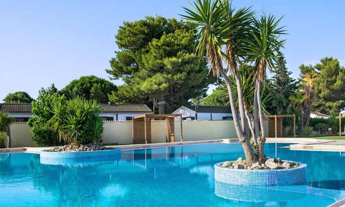 Les Cabanes de Fleury House | Domaine Les Mûriers by Interhome