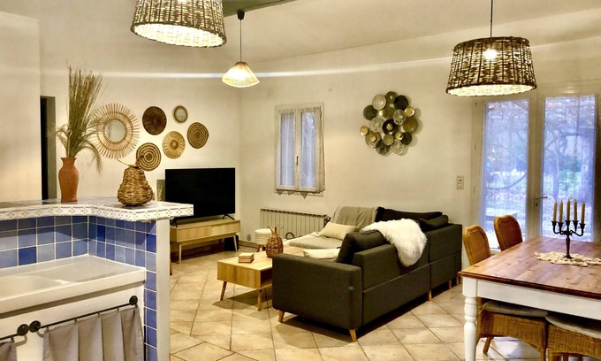 Roussillon House | Relaxing Domaine plan des Devens Gite with Shared Pool