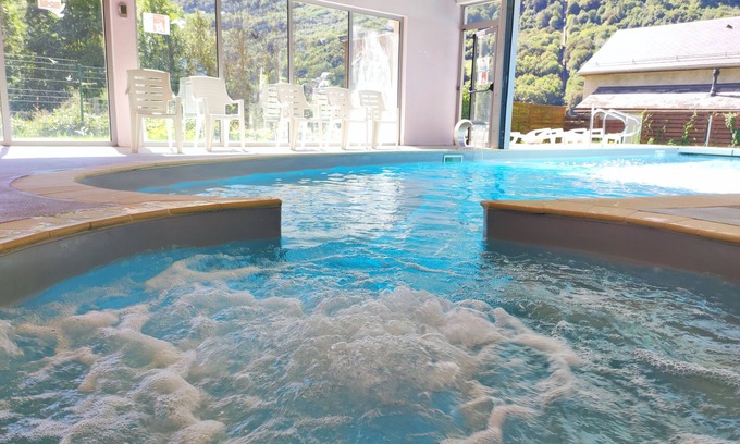 Luz-Saint-Sauveur House | Experience Tranquility at Domaine Val de Roland Hotel
