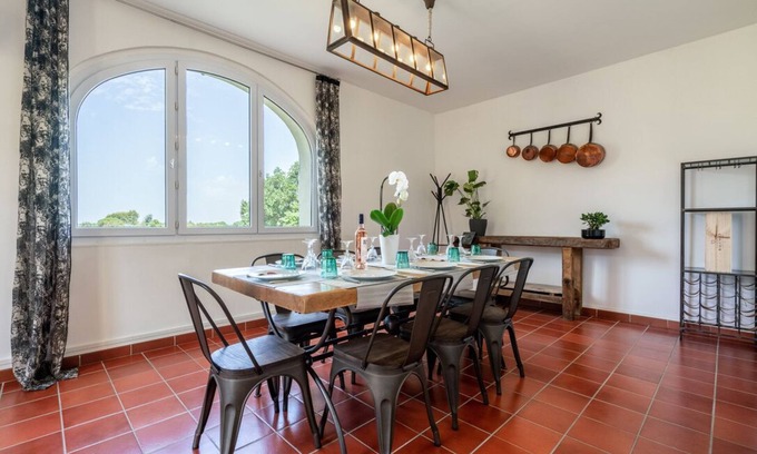 Maubec Other | Discover Domains Mas Côté Cour - 4-Star Oasis in Luberon