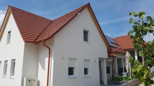 Sukoro Apartment | Pet-Friendly Domb Apartmanok: Family Stay with Breakfast