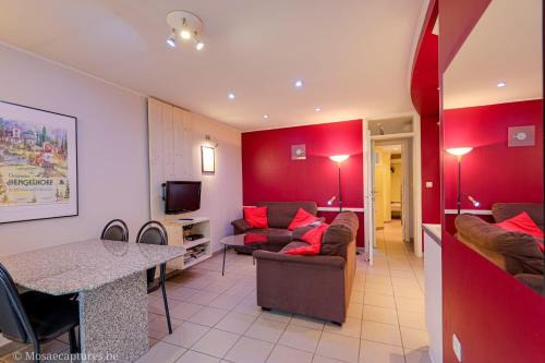 Houthalen House | Pet-Friendly Domein Hengelhoef with Pool & Family Amenities