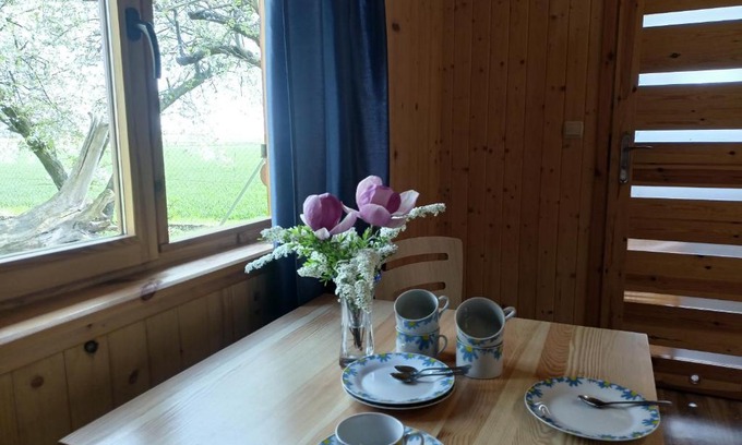 Znin Cabin | Explore Domek 2 w Rancho Żnin: Pet & Child Friendly Stay