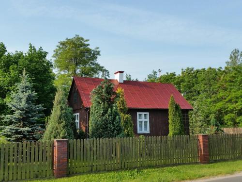 gmina Rusiec House | Pet-Friendly Domek Drewniany with Oceanfront Views