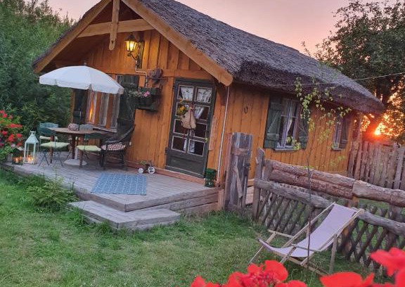 Aleksandrow House | Inviting Domek Gruszkowy: Oceanfront Oasis with Pool