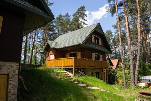 Susiec House | Guest Rated 10/10: Domek Leśny nad Tanwią Awaits You